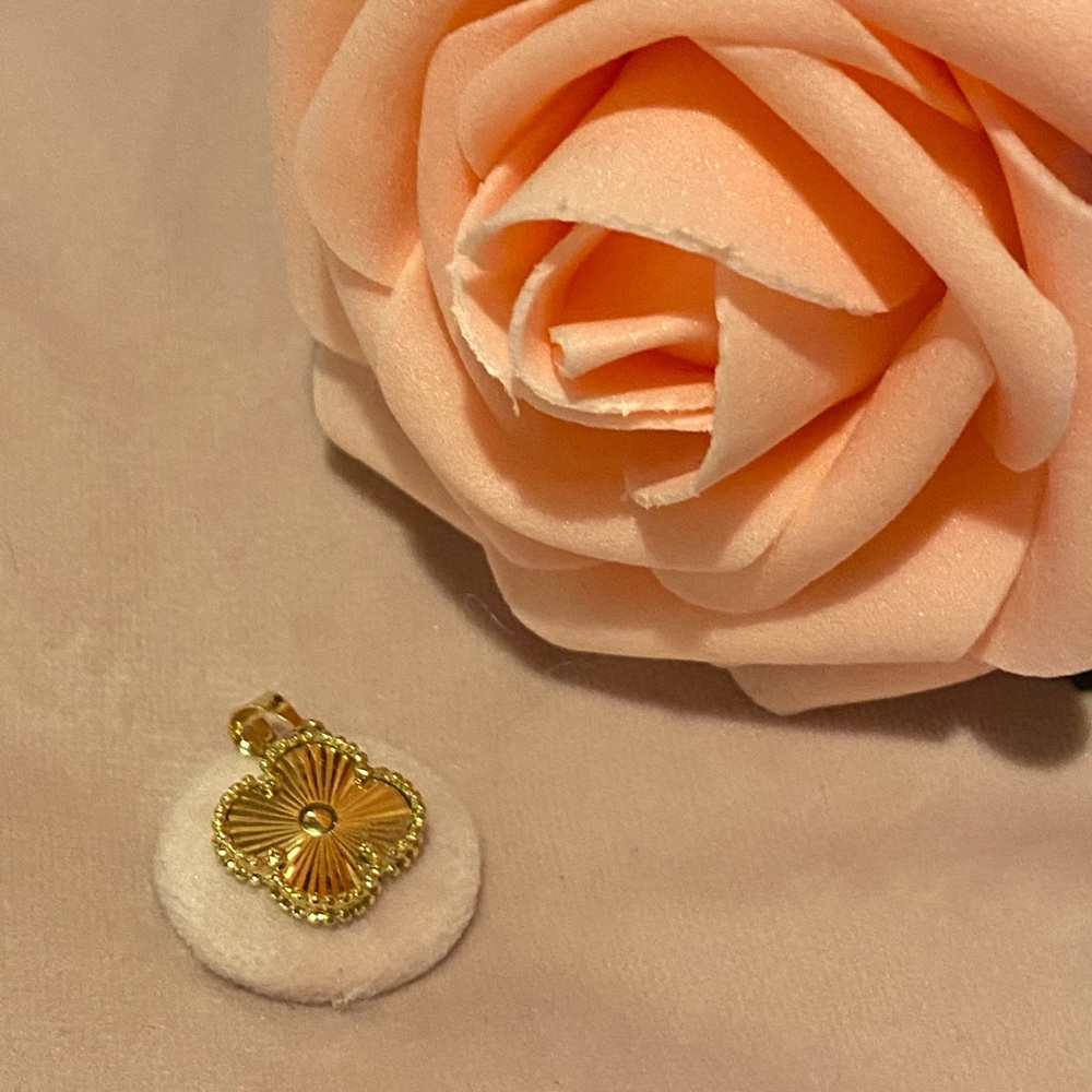 18 K Real Pendant